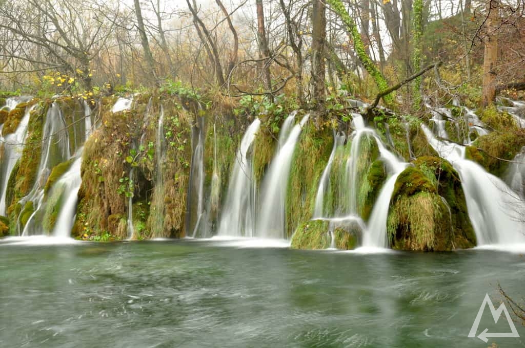 lots of small waterfalls, long exposed in Croatia